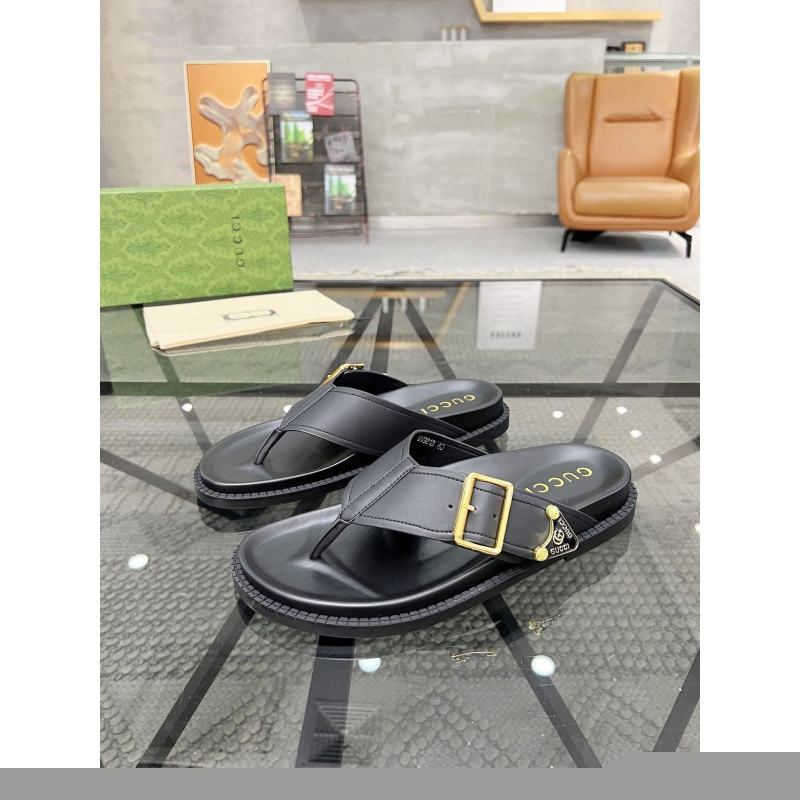 G*u*i slippers